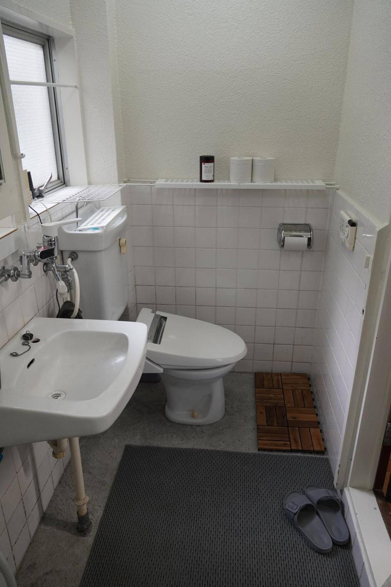 Apartamento 駅から徒歩4分/ビル3階全体/広い部屋/広い屋上/和室/レインボーブリッジ/お台場